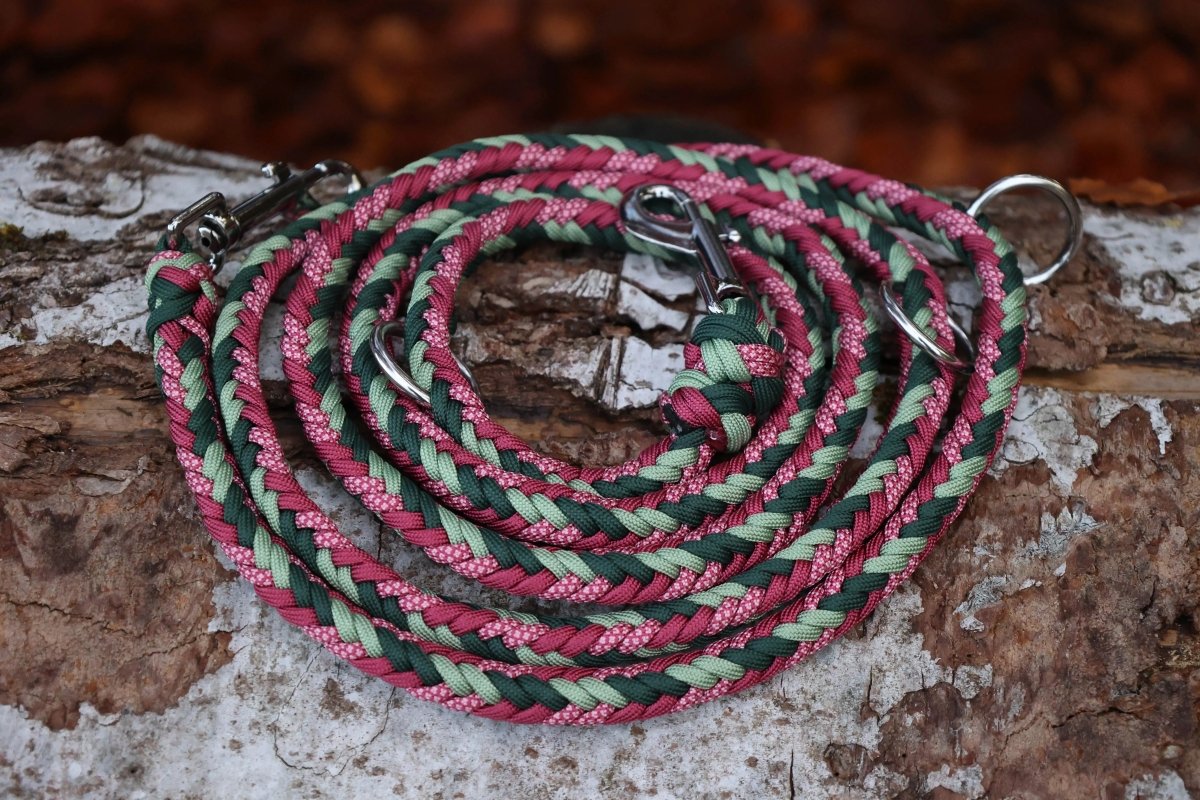 Hundeleine "Red Forest" aus Paracord in den Farben Rot Grün
