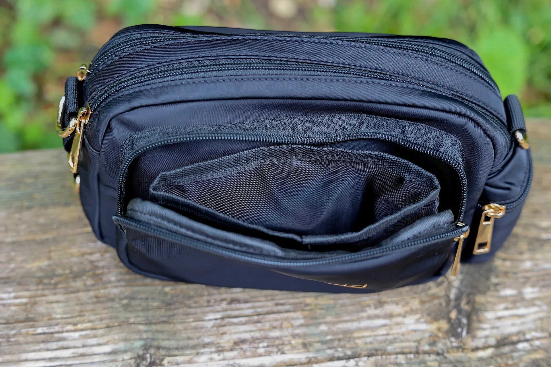 Gassi-Tasche für Hunde mit herausnehmbarem Leckerlibeutel