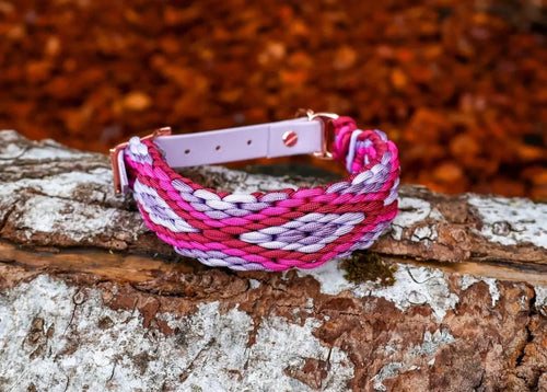 Hundehalsband "Lavender Dream" aus Paracord in den Farben Helllila, Lila, Pink und Rosa mit Rosegoldenen Beschlägen