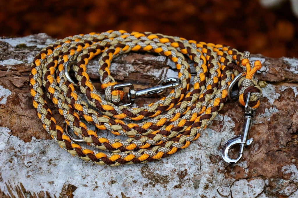 Hundeleine "Golden Autumn" aus Paracord in Gold, Braun, Orange, Creme und silbernen Karabiner