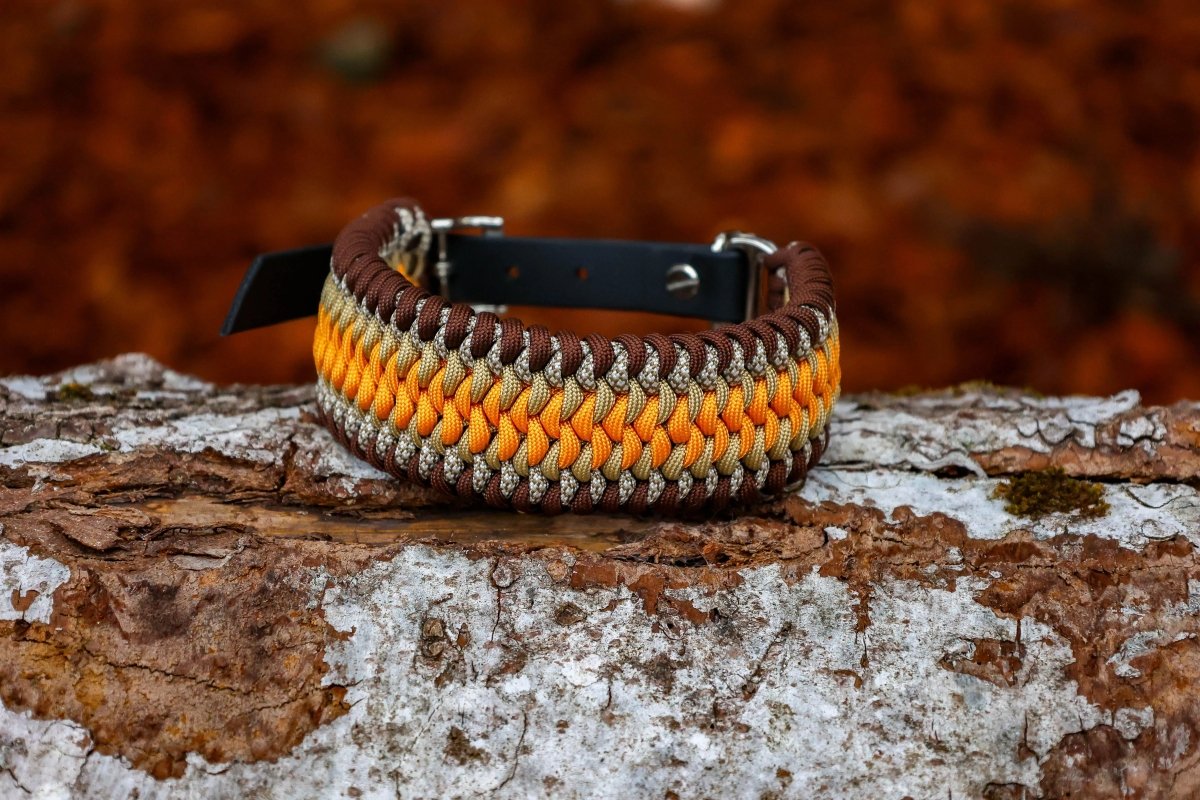 individualisiertes Halsband - Muster "Snake" Knüpfgold